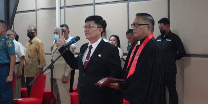 saat pengambilan sumpah jabatan 